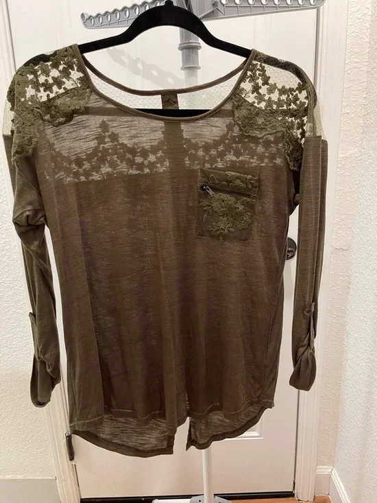 Olive Green Lace-Trim Top - Picture 4 of 6